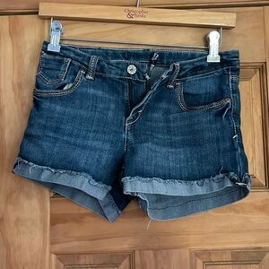 Girls Levi’s Jean shorts